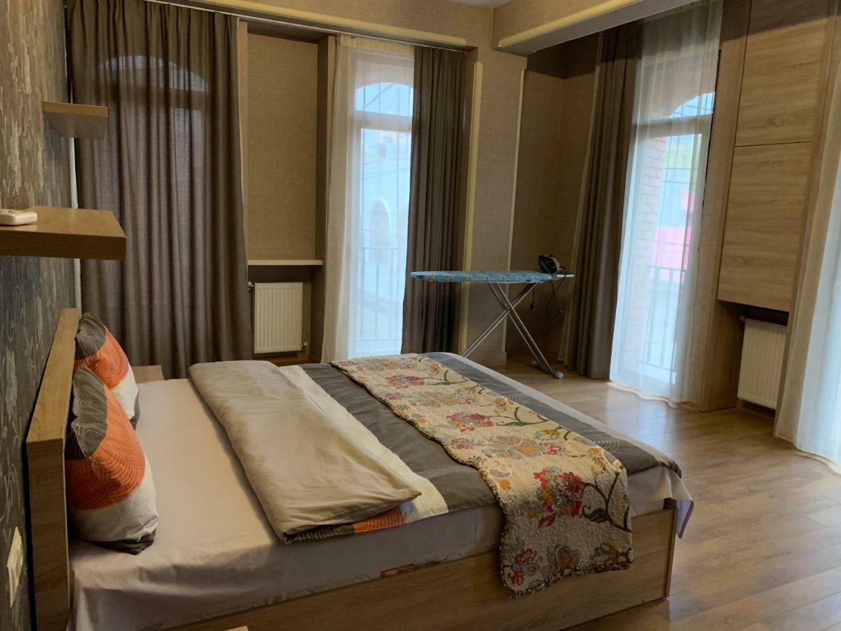 Lilika Apartments On Meskhishvili Tbilisi Ngoại thất bức ảnh