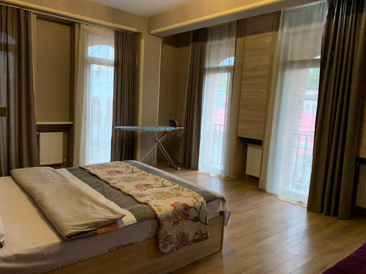 Lilika Apartments On Meskhishvili Tbilisi Ngoại thất bức ảnh